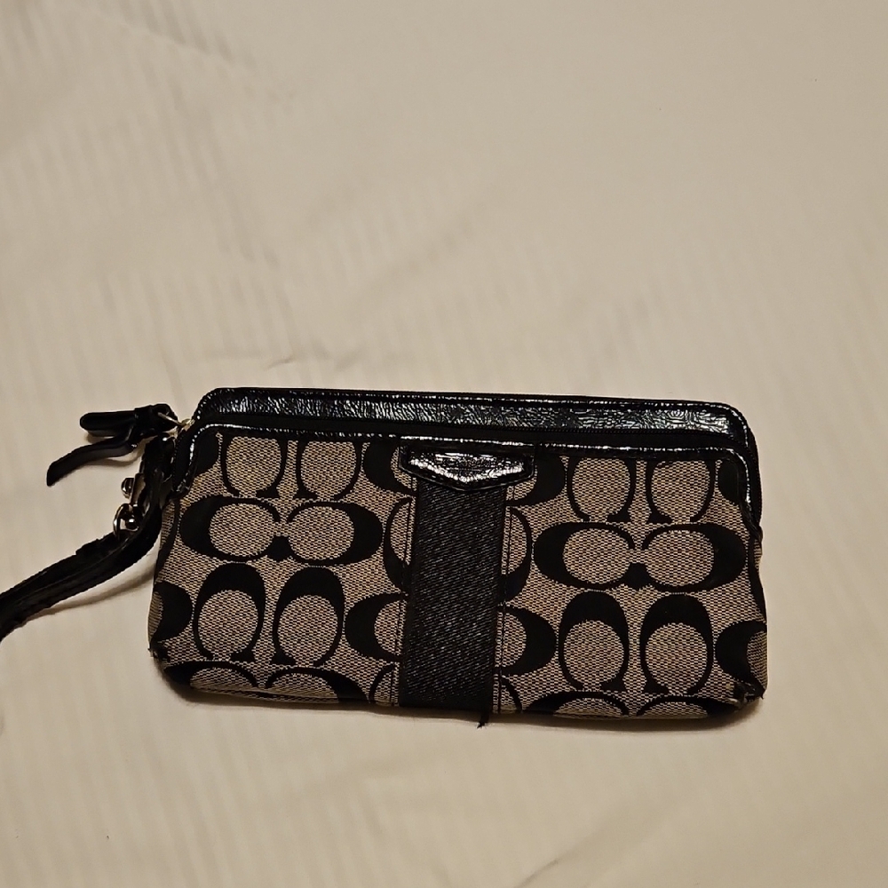 Stylish Black and Tan Women's Clutch